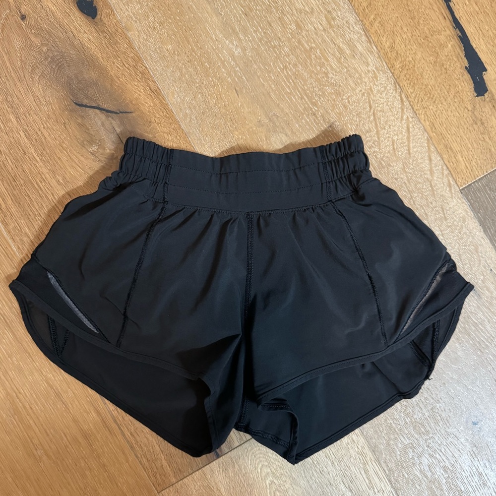 Lululemon Black Hotty Hot shorts size 0, length: 2.5”